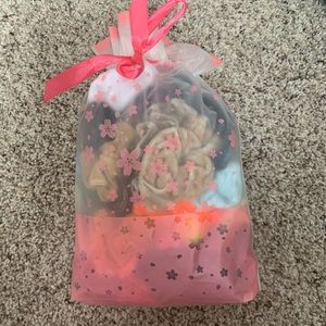 BRAND NEW SCRUNCHIES